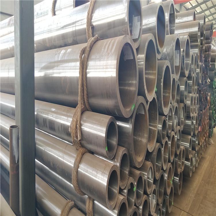 合金鋼管具有較高的抗壓性,剛性較大